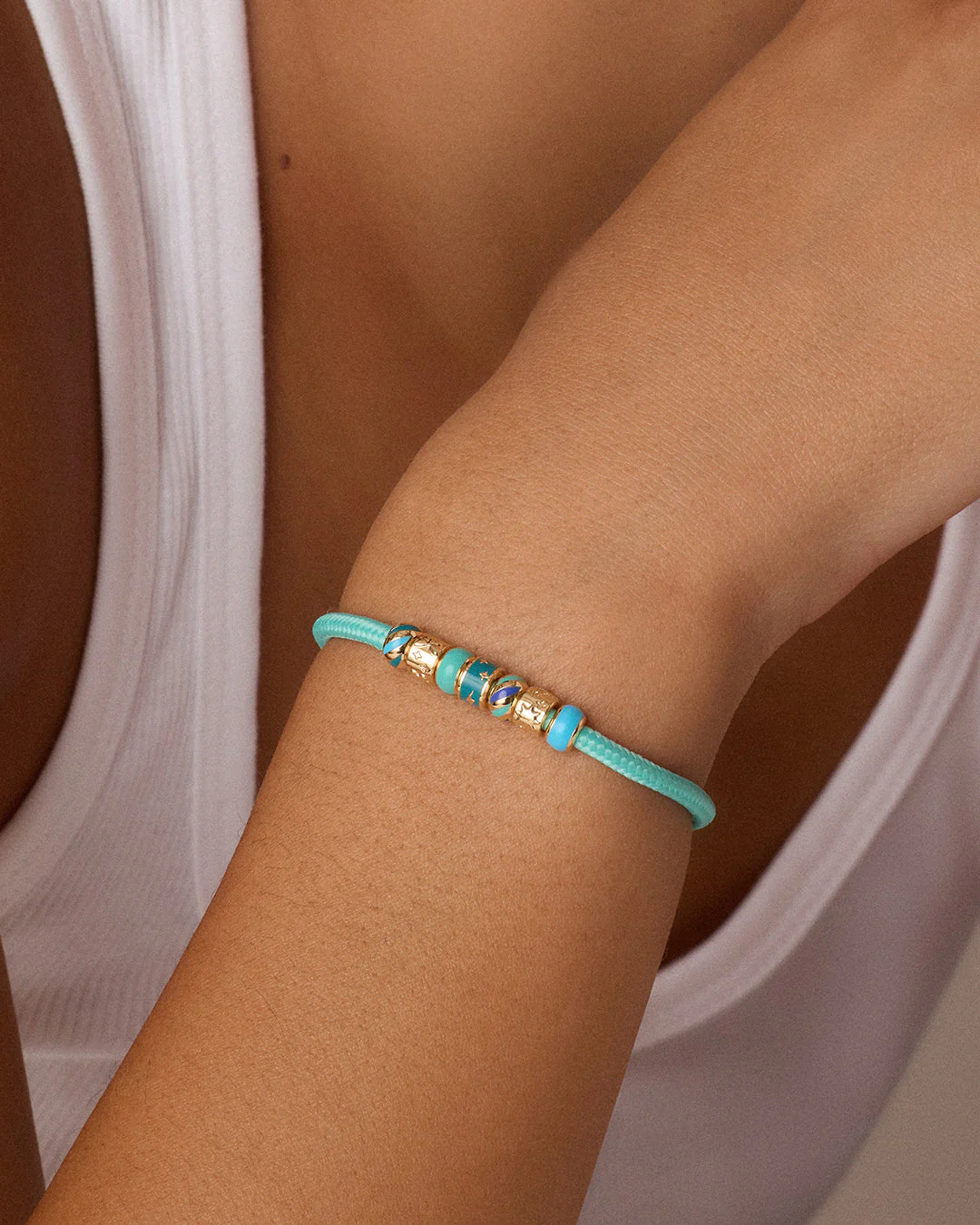 Lightning Strikes Paracord Bracelet - Image 2
