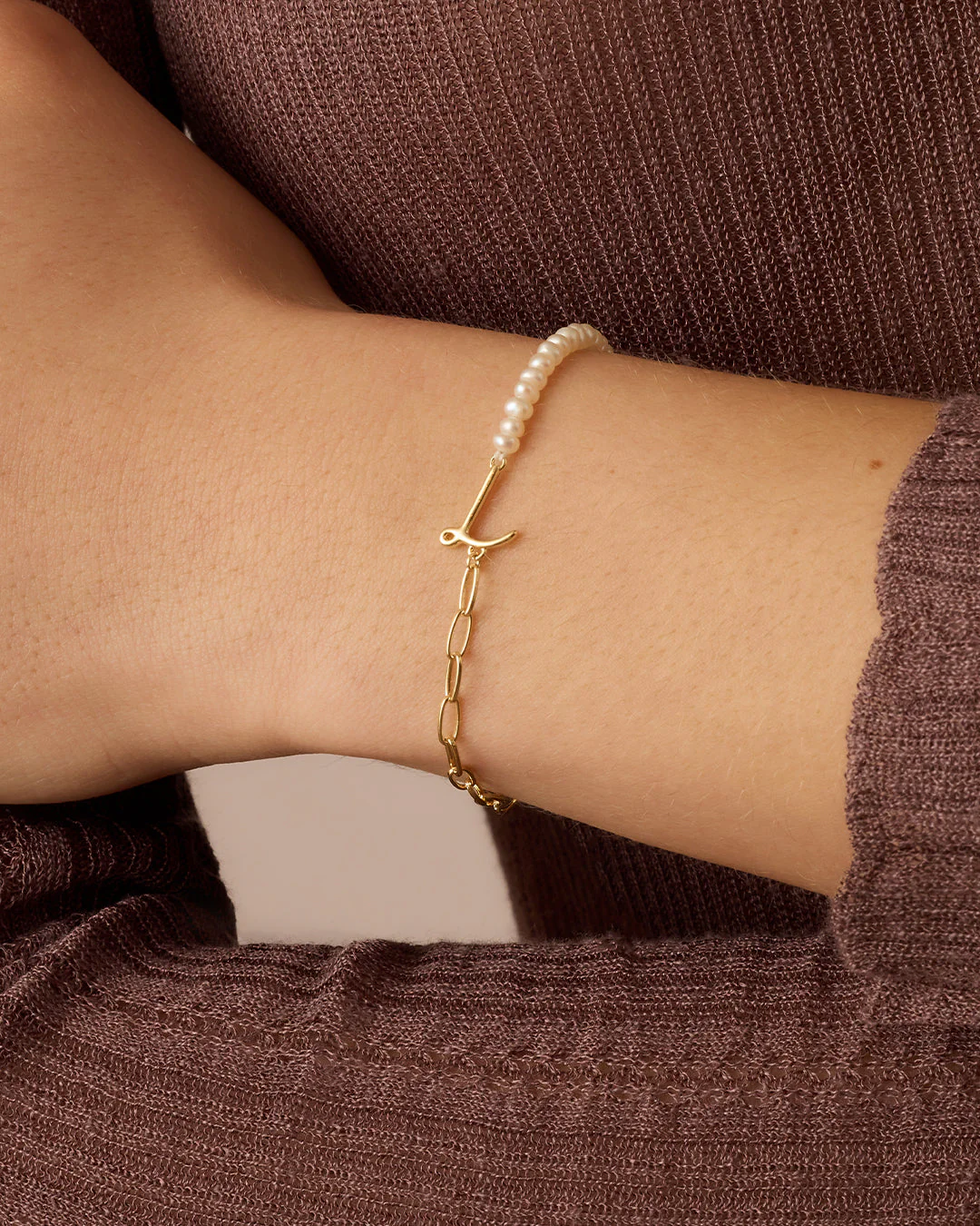 Lou Pearl Alphabet Bracelet - Image 45