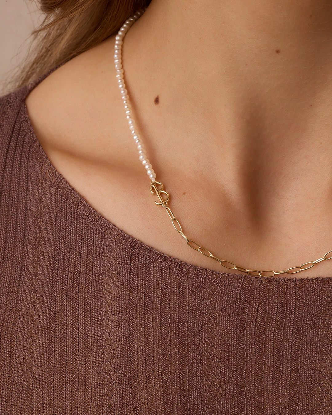 Lou Pearl Alphabet Necklace - Image 6